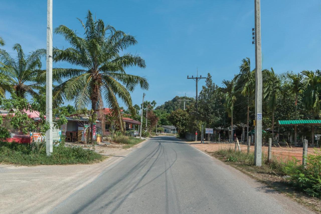 Oyo 809 Golden Palm Resort Ao Nang Exterior photo